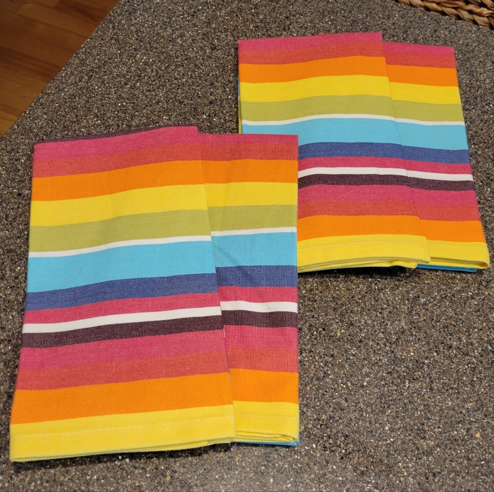 CRATE AND BARREL NEW CLOTH NAPKINS